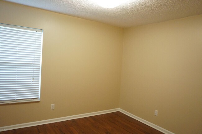 Building Photo - 2024 Tanners Green Way