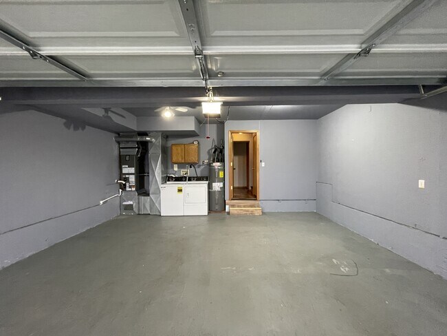 Building Photo - 332 E Prospect St