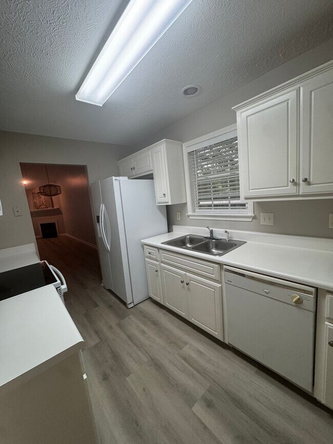 Building Photo - 100 Bennock Mill Ct