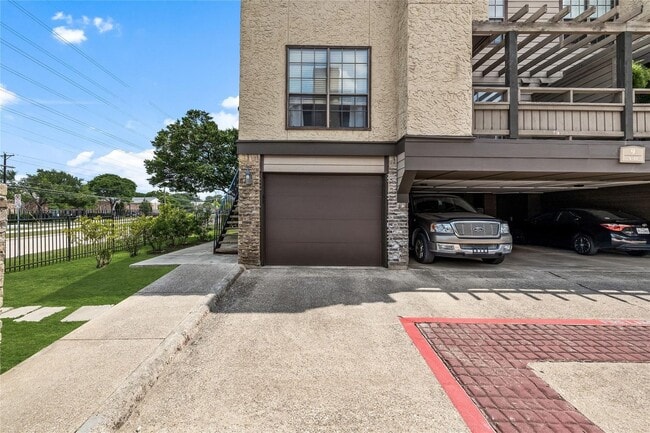 Building Photo - Lower Greenville Gated Condo with Garage