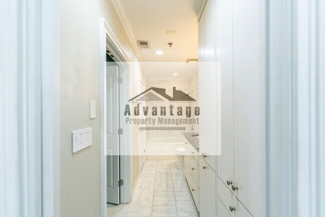 Building Photo - 2277/2255 Peachtree Rd NE