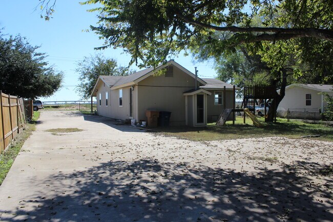 Building Photo - 3106 Fallwell Ln