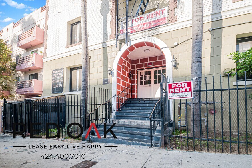 Building Photo - 447 S Grand View St