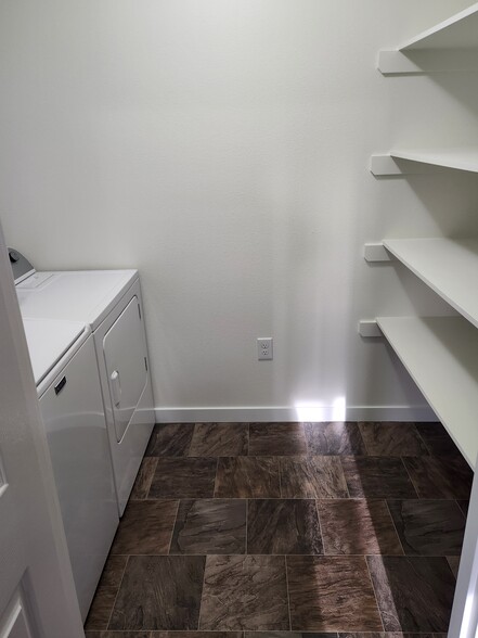 Building Photo - 4036 W Marble Way
