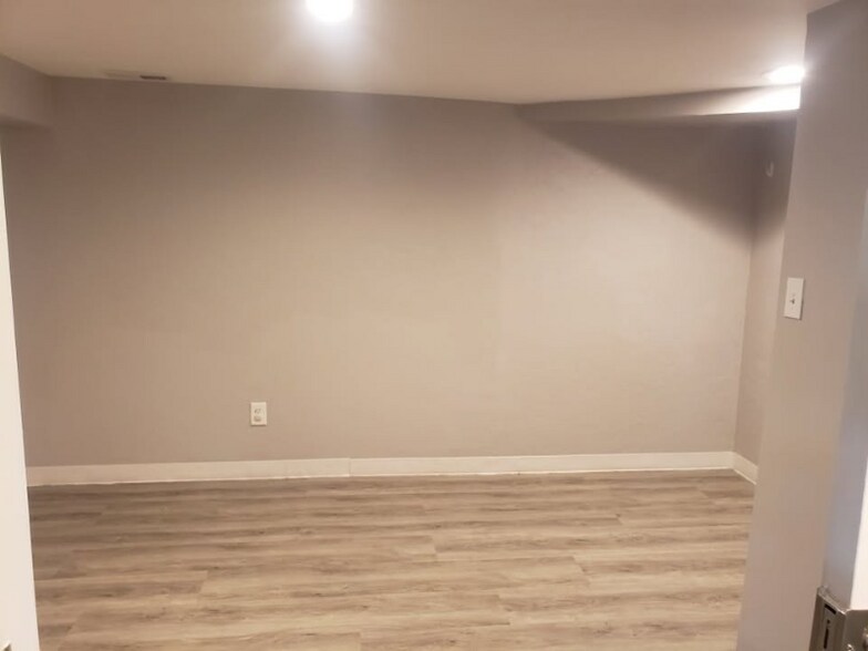 Building Photo - 168 Ross Dr