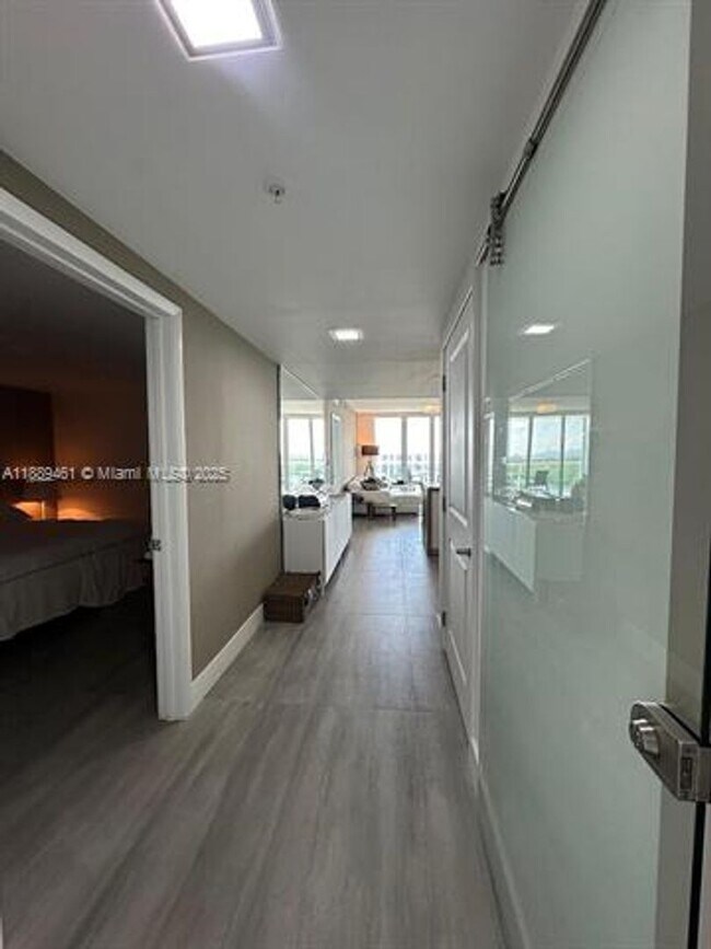 Building Photo - 400 Sunny Isles Blvd