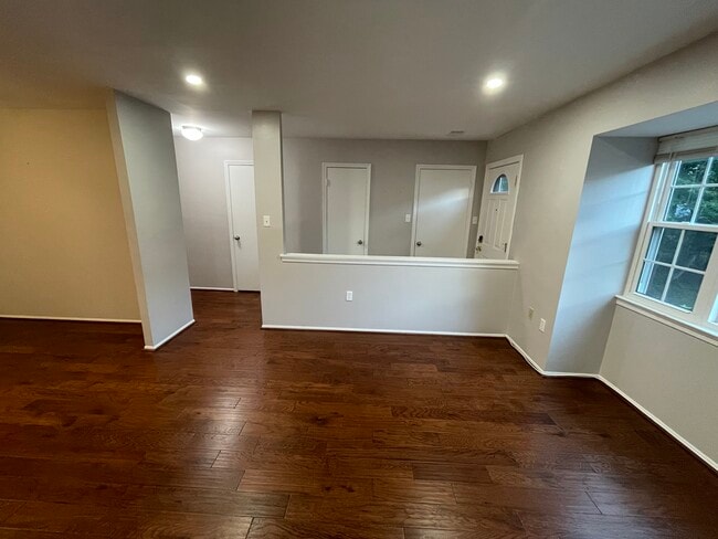 Building Photo - 15039 Cherrywood Dr