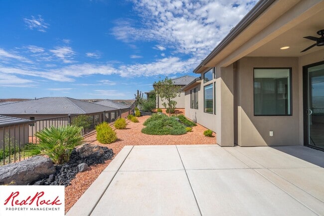 Building Photo - Modern 3 Bedroom Single-Level Home in Vill...