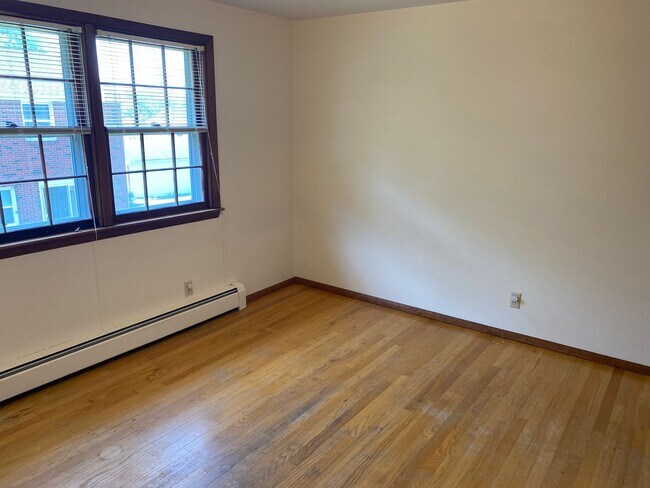Building Photo - 105 O'Neil Dr