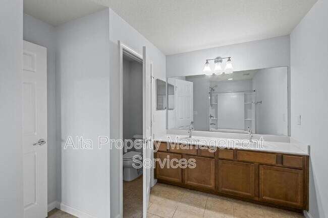 Building Photo - 6881 Woody Vine Dr