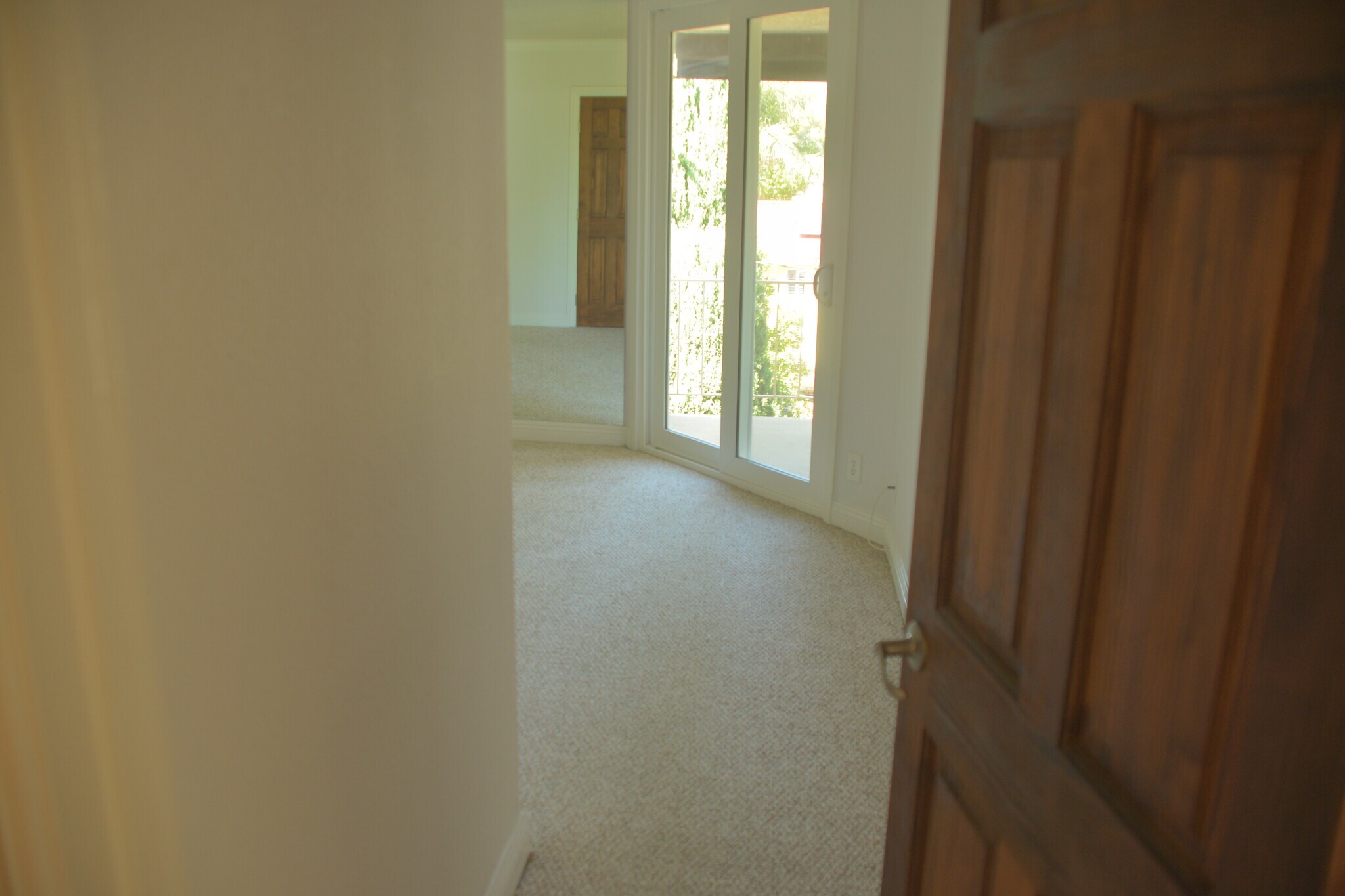 large 2nd bedroom - 4705 Kester Ave
