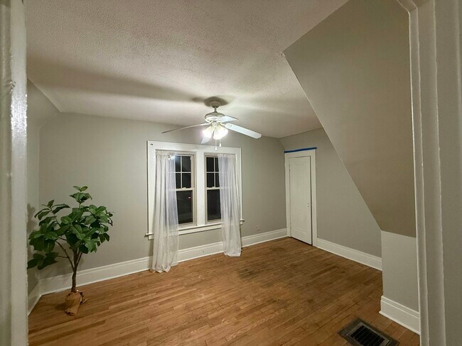 Building Photo - 721 Salt Springs Rd