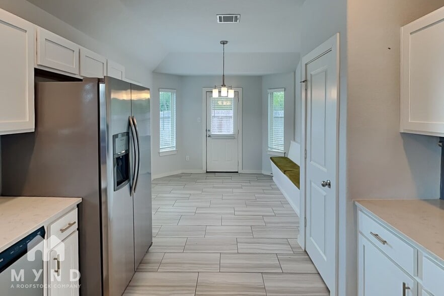 Building Photo - 6910 Spring Vale Dr