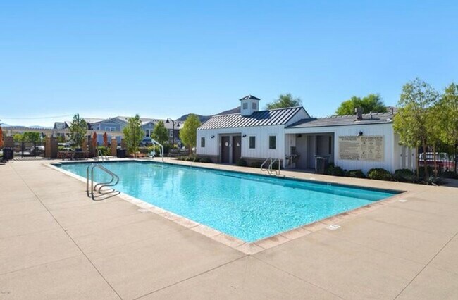 Building Photo - 306 Farmhouse Dr