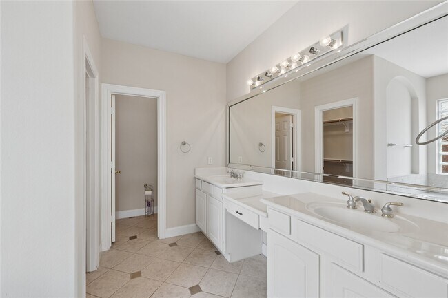 Building Photo - 6414 Pinewood Trace Ln