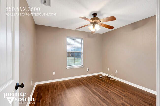 Building Photo - 33633 Field Stone Ln