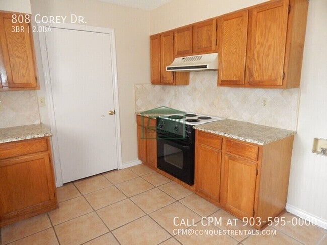 Building Photo - 808 Corey Dr