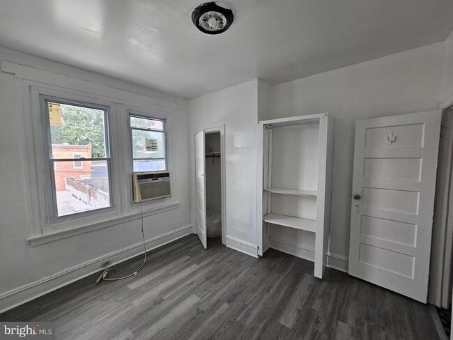 Building Photo - 745 E Tioga St