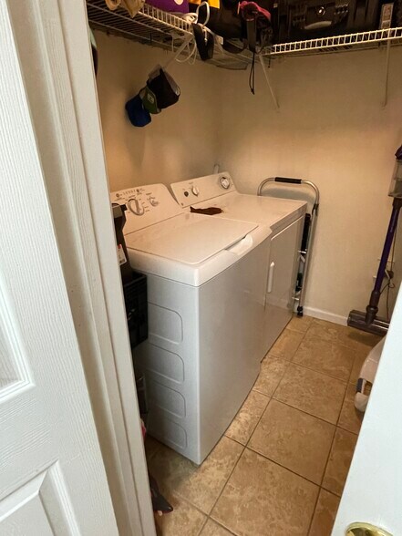 Building Photo - 5302 Bay Club Cir