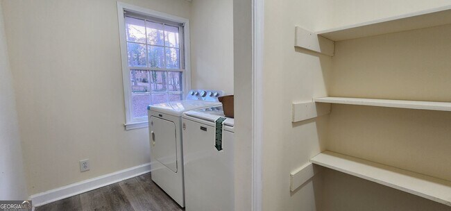Building Photo - 2349 Valley Way