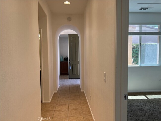 Building Photo - 77184 California Dr