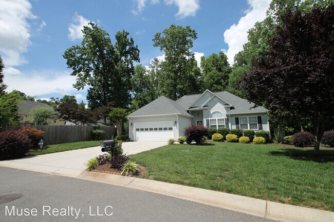 Building Photo - 3 br, 2 bath House - 417 Swallowtail Court