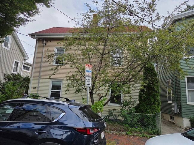 Primary Photo - 153 Hamilton St