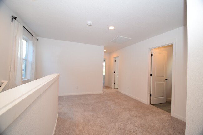 Building Photo - 828 S 24th Ave