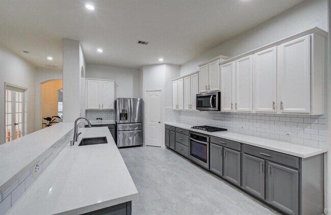 Building Photo - 4639 Regal Shadow Ln