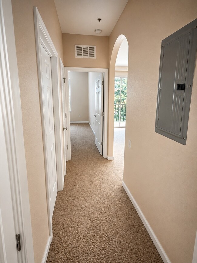 Building Photo - 3338 Robert Trent Jones Dr