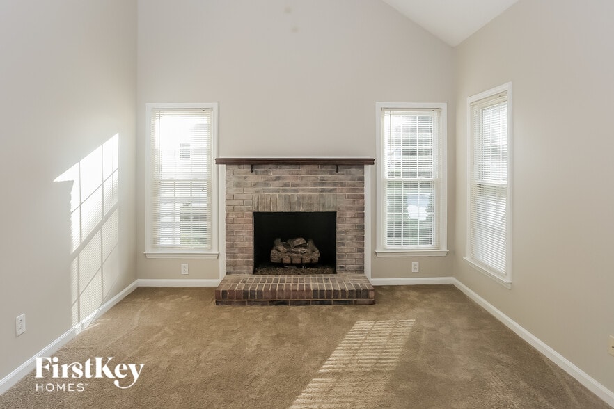 Building Photo - 3883 Meadow Ridge Dr NW