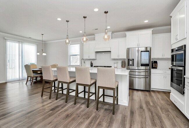 Building Photo - 17022 Carolina Pine Row