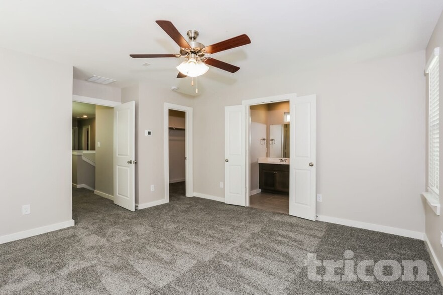 Building Photo - 714 LACEWING DR