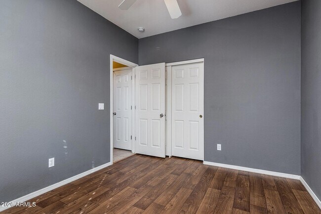 Building Photo - 11851 W Washington St