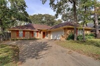 Building Photo - 2813 Woodpath Ln