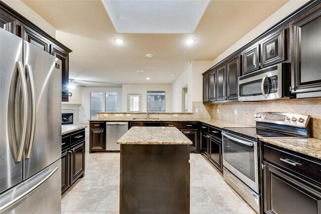Building Photo - 15825 Carlton Oaks Dr