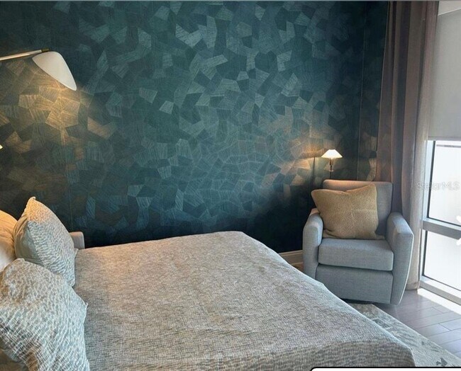 Building Photo - 2525 Gulf of Mexico Dr