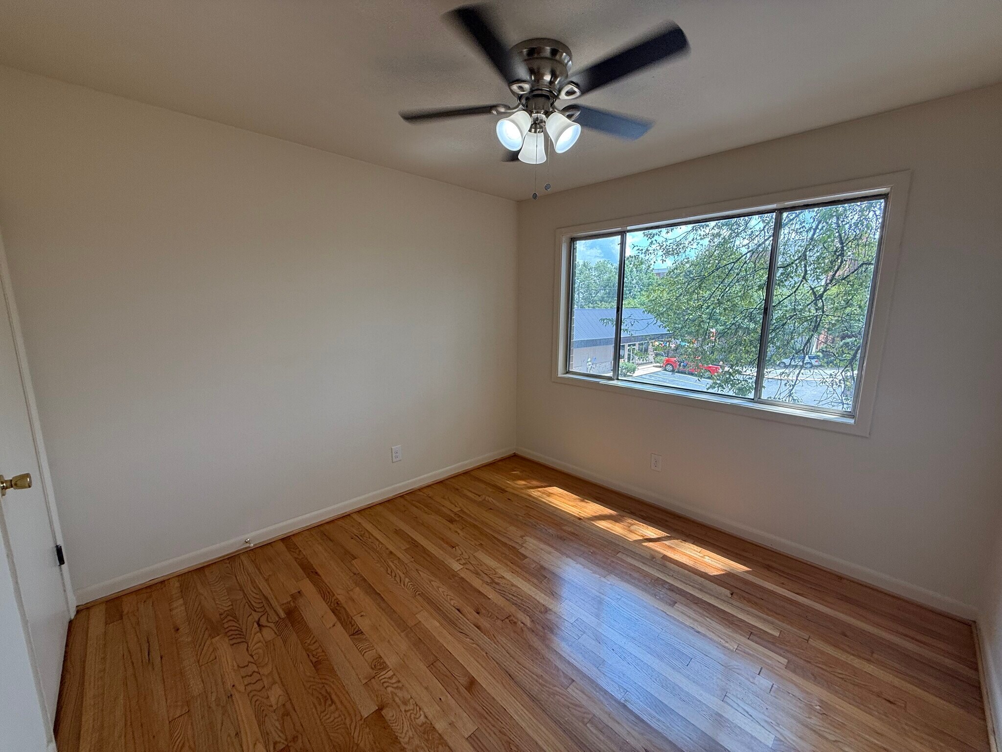 Building Photo - 425 S Church St