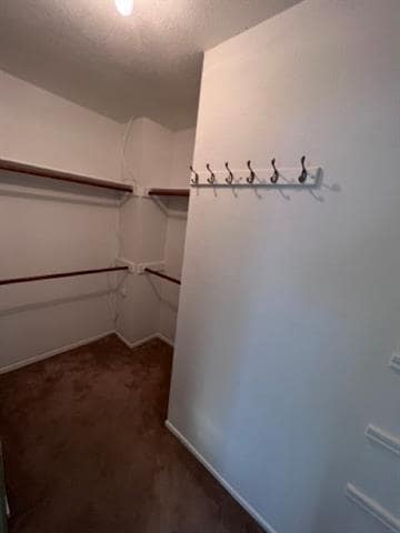 Building Photo - 584 Lake Forest Dr