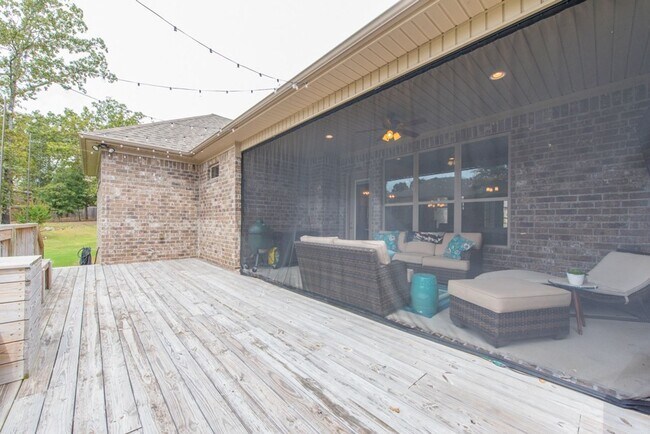 Building Photo - Sherwood Rental