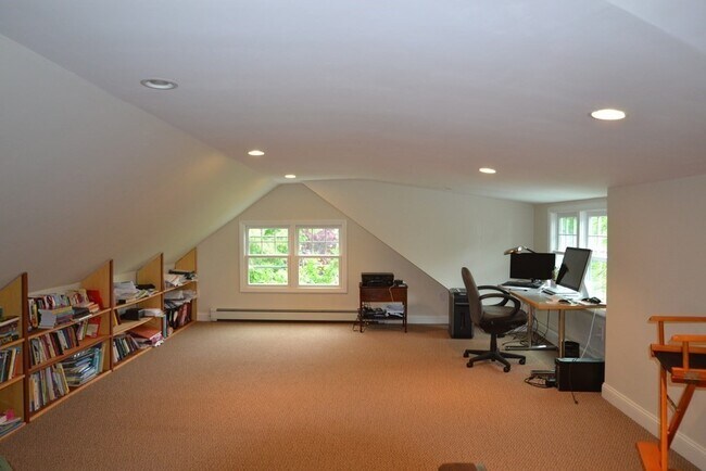 Building Photo - 25 Bothfeld Rd
