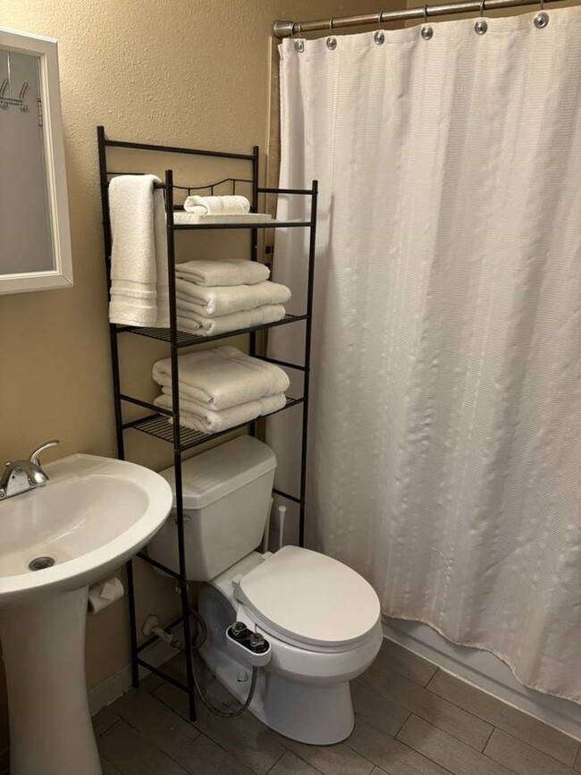 Building Photo - 7318 Dearborn St