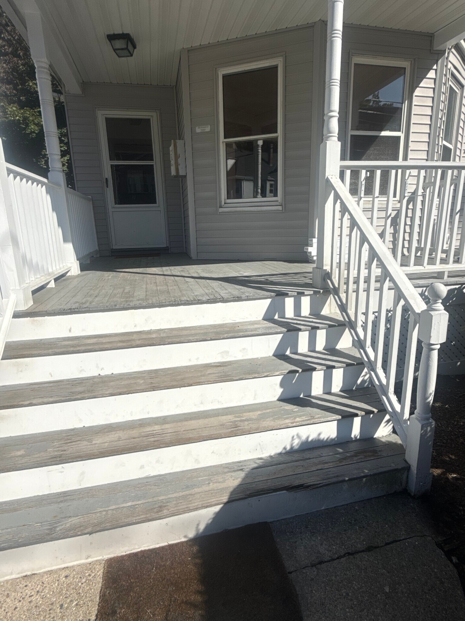 Building Photo - 144 Brooks St