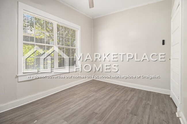 Building Photo - 1638 Mercer Ave