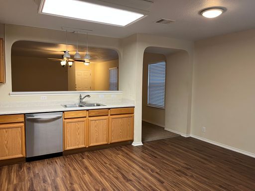 Building Photo - Immaculate 3/2 Rental-Close to Everything-NW San Antonio