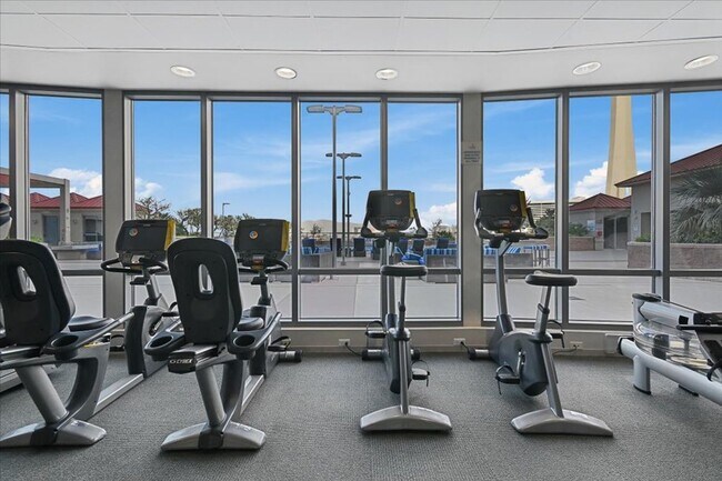 Building Photo - Stunningly Remodeled Studio High-Rise Unit For Rent