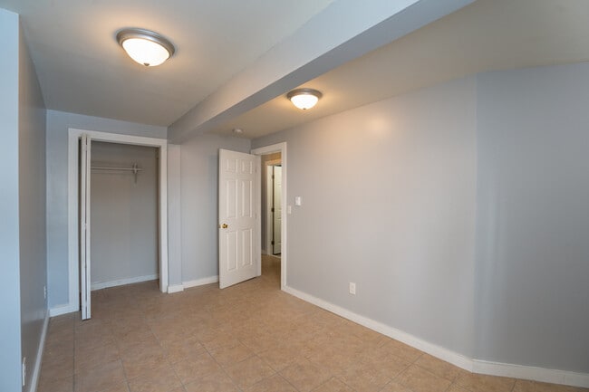 Building Photo - 110 Lark St