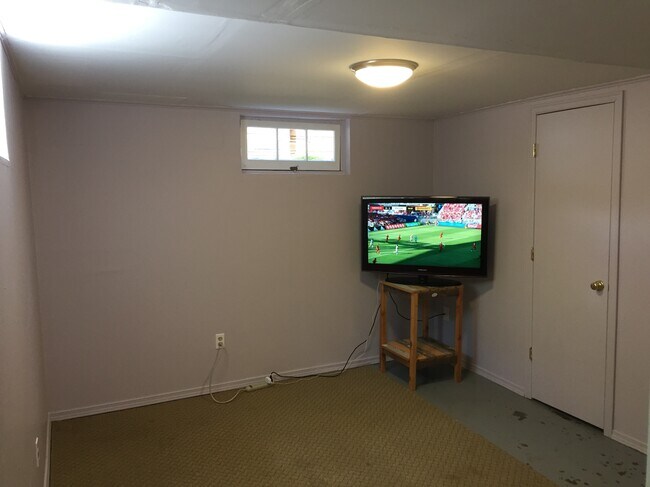 Building Photo - 5237 N Haight Ave