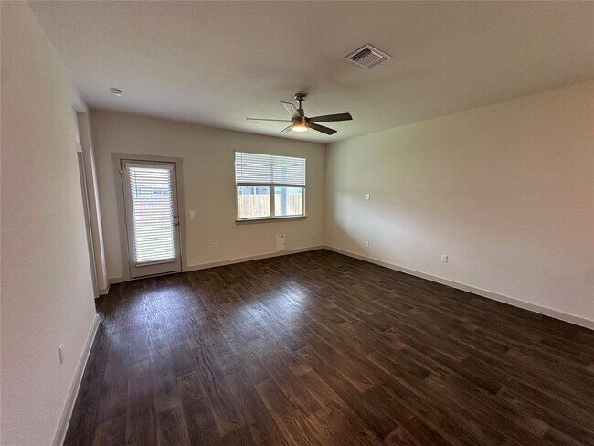 Building Photo - 103 Krause Spgs Dr