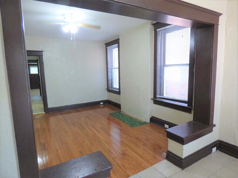 Building Photo - 3952 De Tonty St